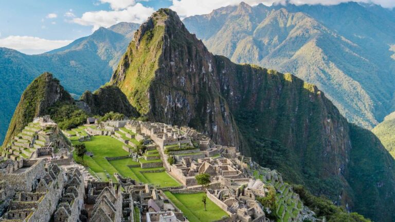 Tour to the Sacred Valley Machu Picchu in 2 Days 1 Night