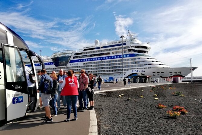 1 tour to timanfaya la geria and laguna verde for cruise passengers Tour to Timanfaya, La Geria and Laguna Verde for Cruise Passengers