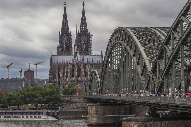 Touristic Highlights of Cologne on a Private Half Day Tour With a Local