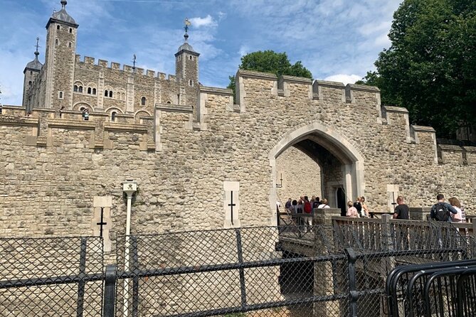 Tower of London: Early Entry & Guided Tour With the Beefeaters