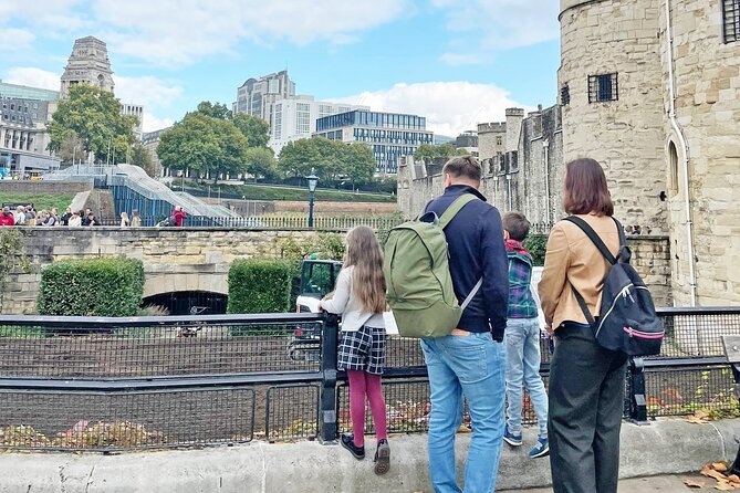 1 tower of london tower bridge private tour for kids and families Tower of London & Tower Bridge Private Tour for Kids and Families