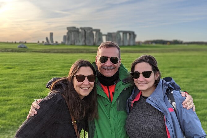 Transfer From Southampton to London With Stop at Stonehenge Tickets Included