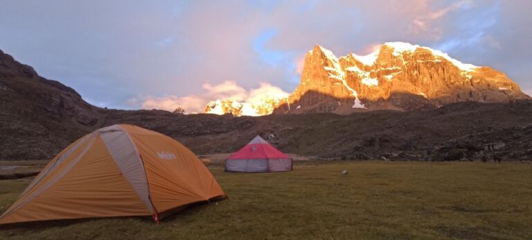 Trekking Cordillera Huayhuash: 10 Days and 9 Nights