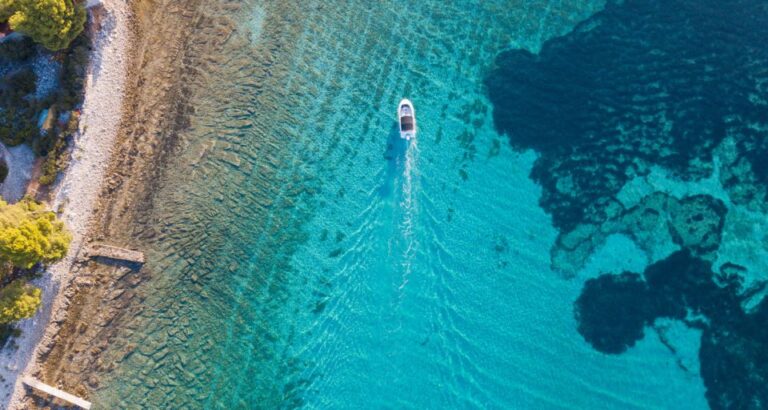 Trogir: White Lagoon, Maslinica & Blue Lagoon Speedboat Tour