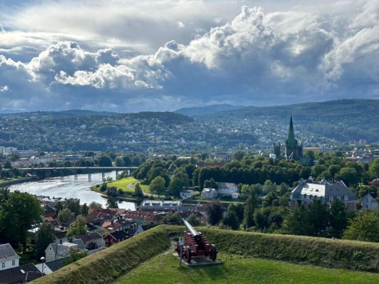 Trondheim: a 2-Hours City Stroll