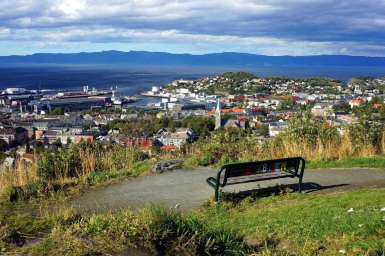 Trondheim Pur – Explore the Highlights by Bus & Walk