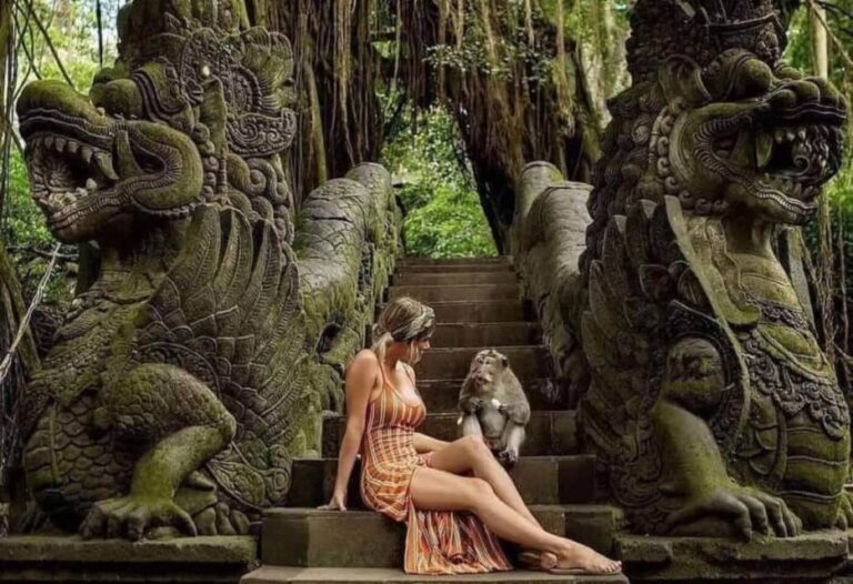 Ubud : Monkey Forest, Temple, Rice Terrace and Art Village