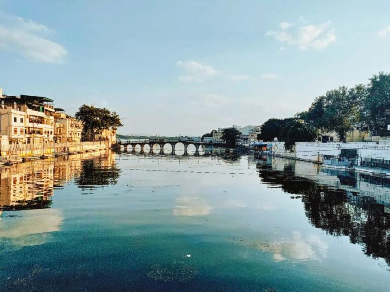 Udaipur Cultural Walking Tour With Local Snacks