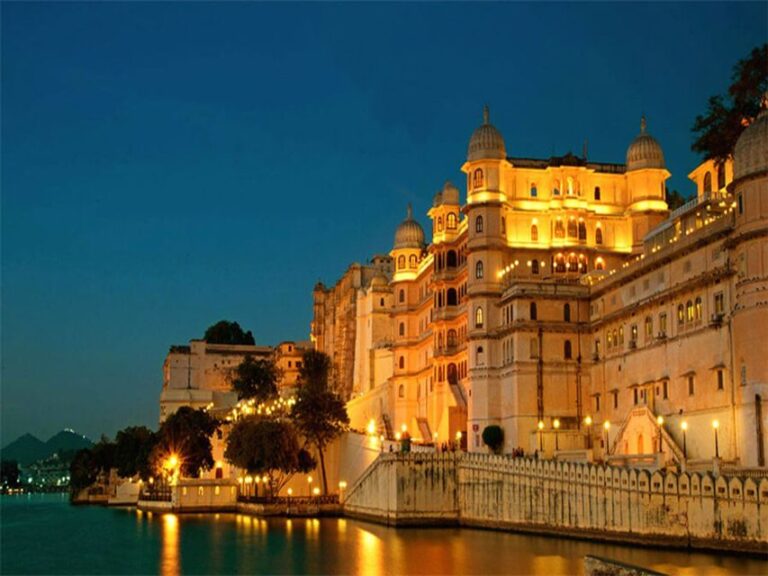 Udaipur: Private City Tour and Jagdish Temple