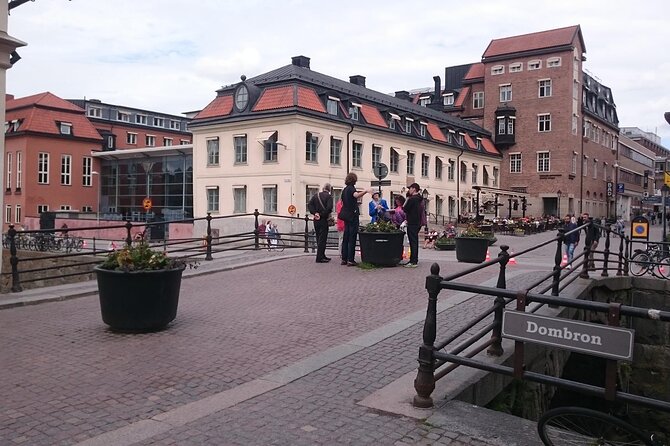 Uppsalas Biggest Attractions – 1h City Walk in Uppsala City.