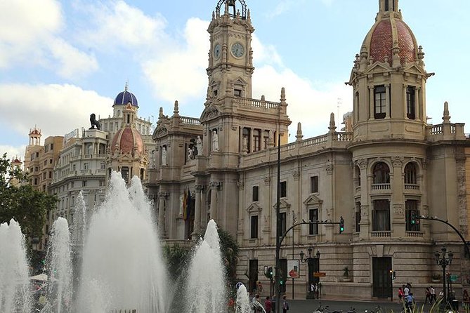 Valencia Historical Walking Tour With Traditional Meal
