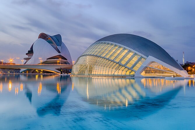 Valencia Scavenger Hunt and Best Landmarks Self-Guided Tour