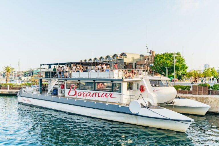 Valencia: Sunset Catamaran Cruise With Cocktail
