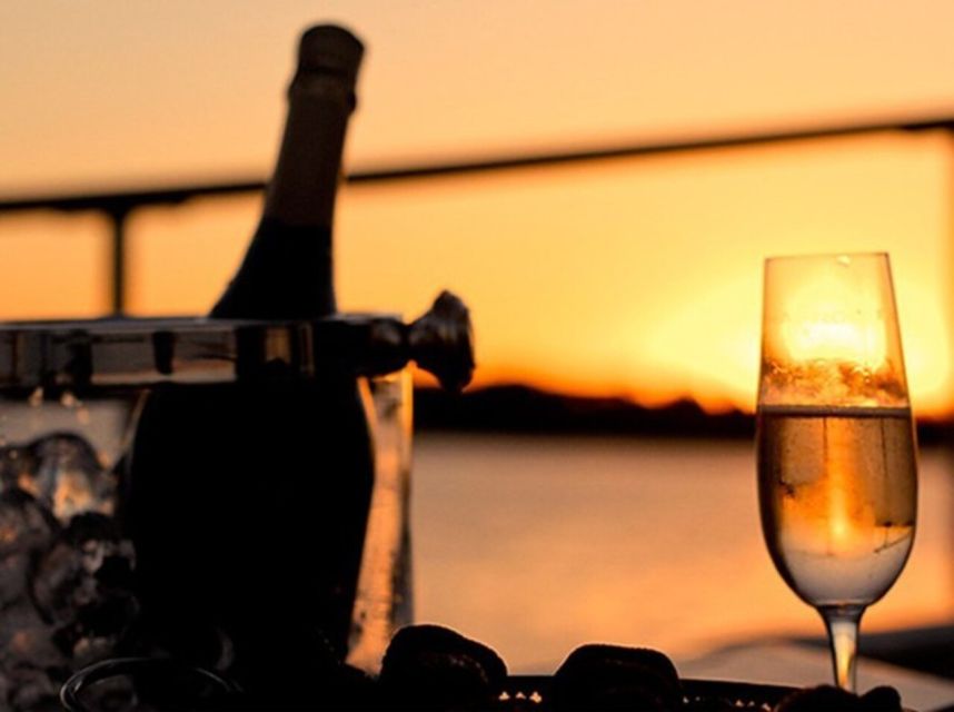 Valencia: VIP Sunset Catamaran Cruise With 1 Drink - Activity Details
