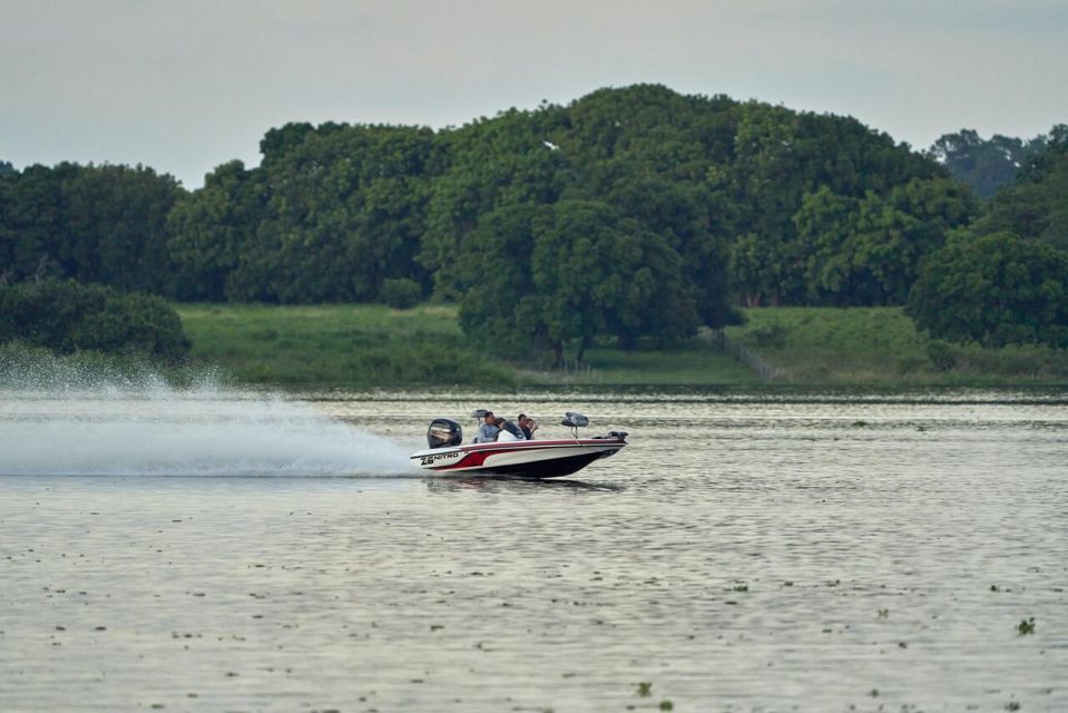 1 valle de bravo speedboat Valle De Bravo: Speedboat