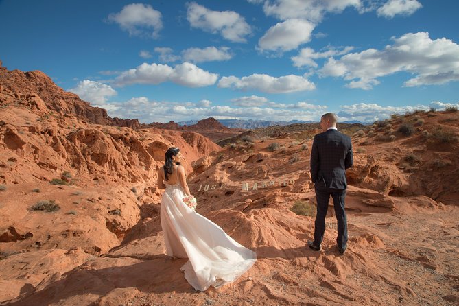 1 valley of fire wedding by private limousine Valley of Fire Wedding by Private Limousine