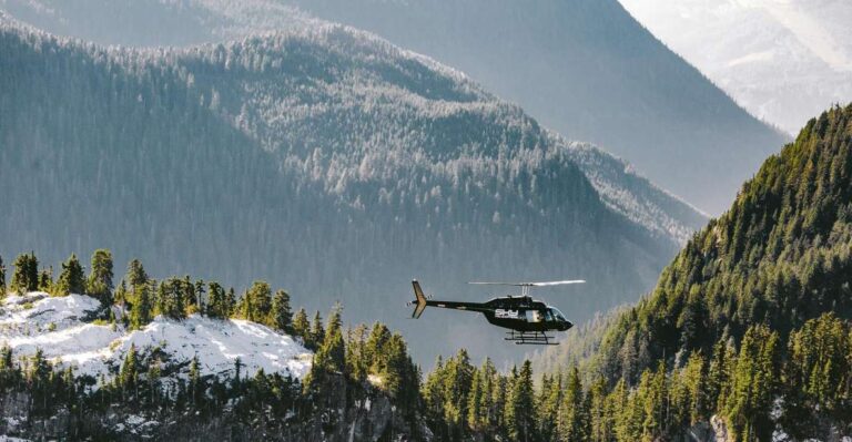 Vancouver: Coastal Mountain Landing Helicopter Tour