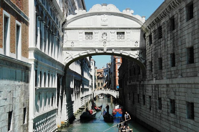 Venice Landmarks: Walking Tour Plus St Marks Basilica and Doges Palace Tours
