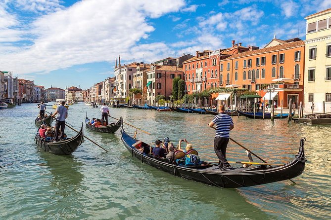 Venice Walking Tour and Gondola Ride- T15