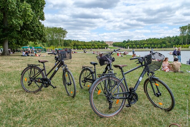 1 versailles bike rental different sizes Versailles: Bike Rental, Different Sizes