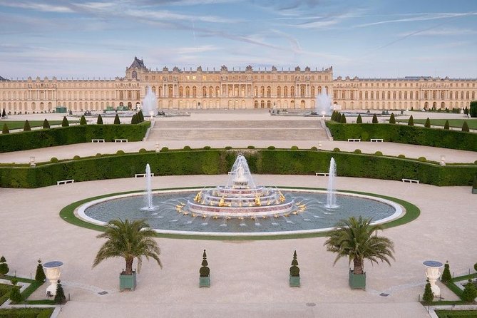 Versailles Private Round-Trip Luxury Transfer From Paris