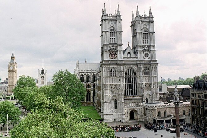 VIP Skip the Line Westminster Abbey and The Crown Highlights Tour