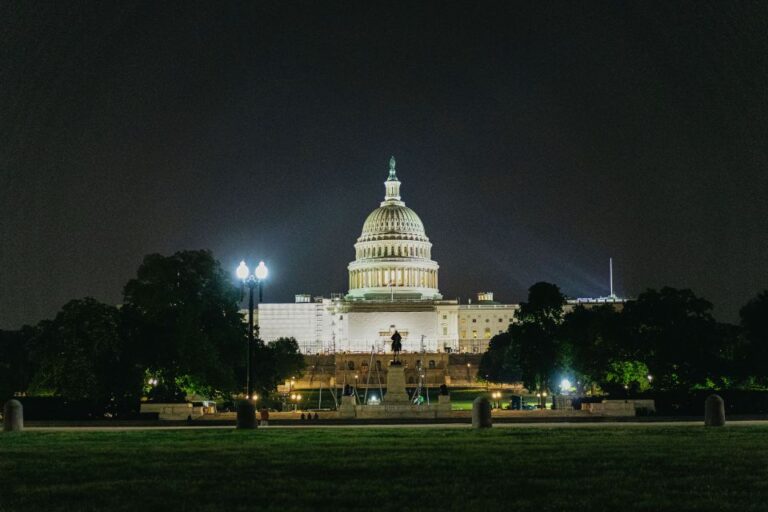 Washington DC: National Mall Night Bus Tour