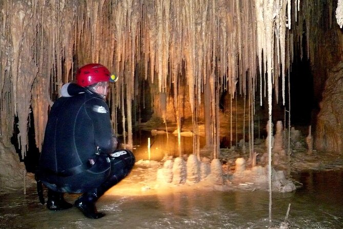 1 water cave in cova des coloms Water Cave in Cova Des Coloms