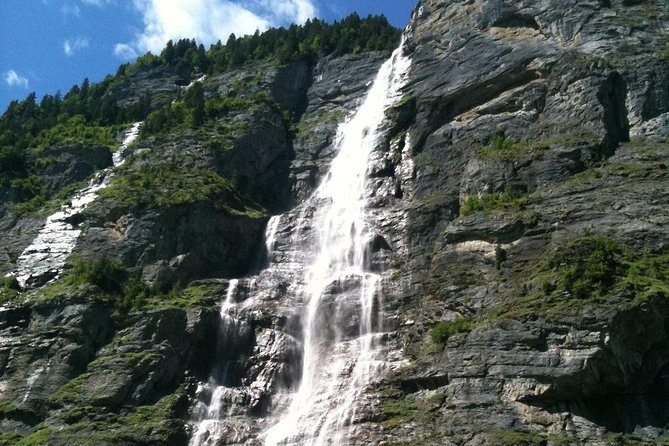 Waterfalls, Lake Thun, and Lake Brienz Private Tour From Interlaken