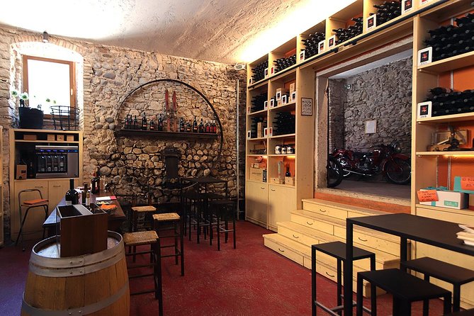 1 wine tasting in historical center of lazise Wine Tasting in Historical Center of Lazise