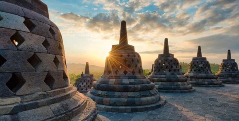 Yogyakarta : Borobudor and Prambanan Tour