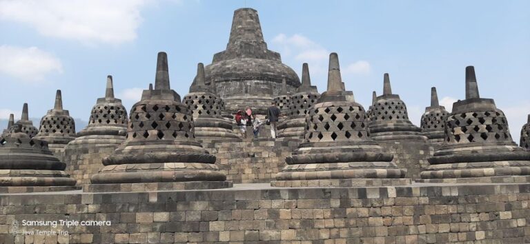 Yogyakarta: Borobudur and Prambanan Temples Day Tour