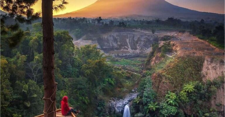 Yogyakarta: Selogriyo Temple, Rice Terraces & Waterfall Tour