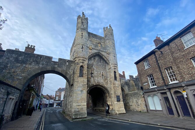 York City Medieval Walls Private Walking Tour