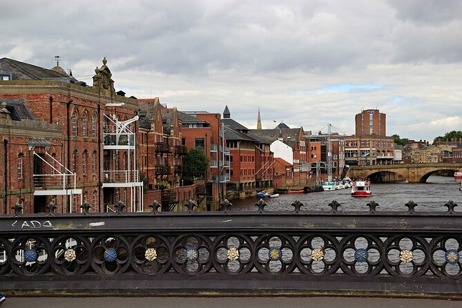 York Private Walking Tour With a Professional Guide