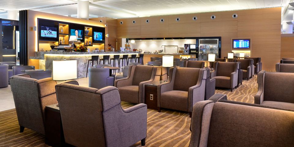 1 ywg winnipeg international airport premium lounge access YWG Winnipeg International Airport: Premium Lounge Access