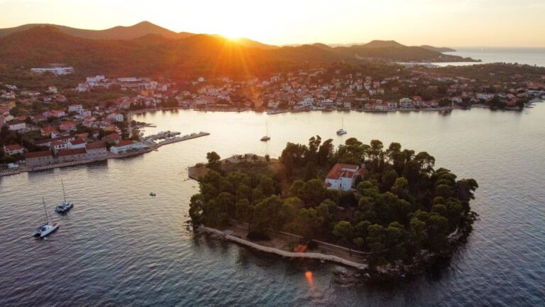 Zadar: Speedboat Guided Tour to Ugljan, Osljak and Galevac