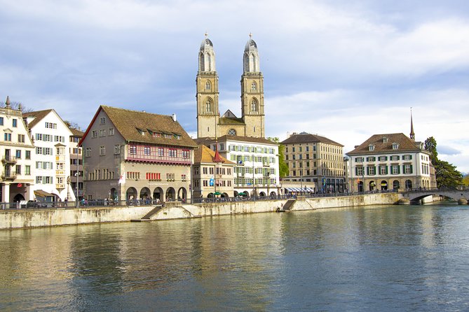 Zurich Small-Group Walking Tour With a Local Guide