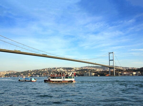 2-Hour Private Luxury Yacht Cruise on Bosphorus With Transfers - Key Points