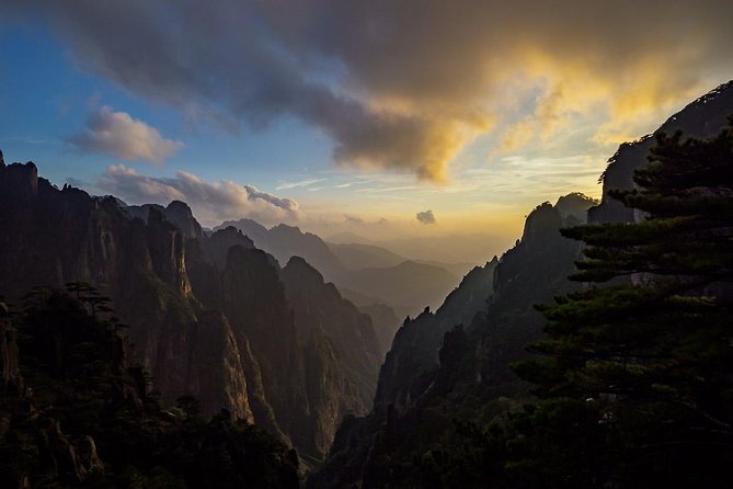 2-Day Private Trip to Huangshan and Hongcun From Shanghai With Accommodation - Itinerary Overview