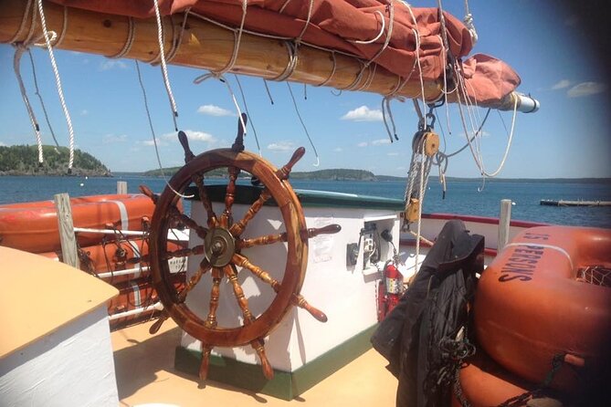 2-Hour Windjammer Sailing Trip in Maine With Licensed Captain - Onboard Amenities