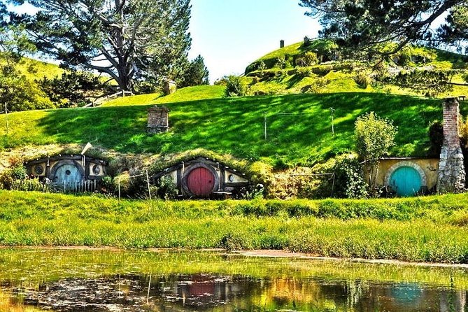 3-Day Hobbiton and Waitomo Tour From Auckland With Accommodation - Booking and Cancellation Policy
