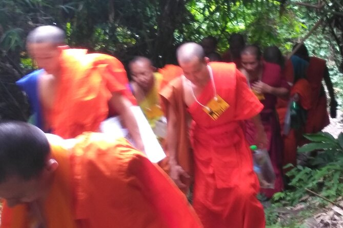 3-Hour Hike Round Trip Monk Trail to Wat Doi Suthep From Chiang Mai - Cultural Exploration at Wat Phra That Doi Suthep