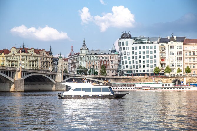 3-hours Prague Private Boat Cruise Beer or Prosecco Unlimited - Logistics