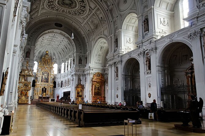 5 Top Churches in Munich Private Walking Tour - Frauenkirche