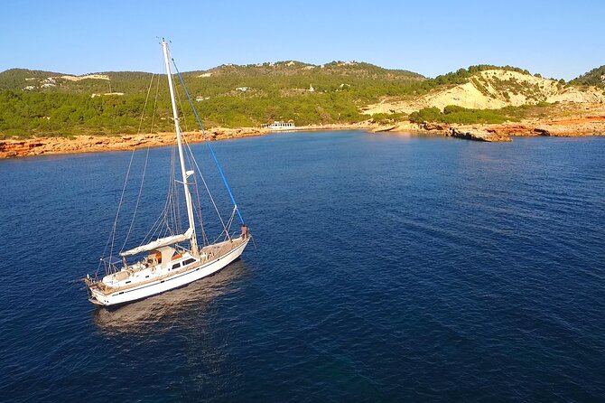 7-Hour Tour of the Beaches of Formentera on a Sailboat With Skipper - Skippers Expertise and Guidance