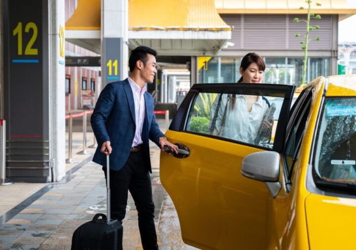 Airport Transfer From TAN SON NHAT Airport to HO CHI MINH - Transfer Experience