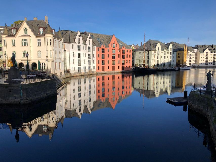 Ålesund: Giske and Godøy Islands Guided Sightseeing Tour - Highlights