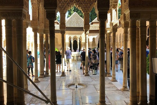 Alhambra & Nasrid Palaces Exclusive Guided Tour (Skip-the-Line) - Meeting Point and Starting Point