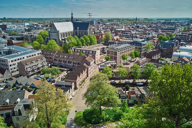 Alkmaar: Walking Tour With Audio Guide on App - Tour Duration and Stops